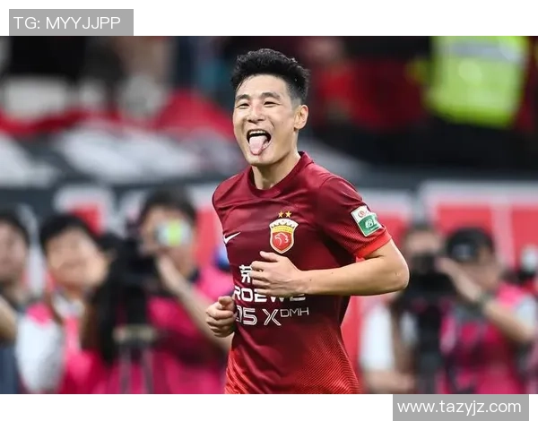 足球巨星们的巅峰表现揭秘他们如何在赛场上超越极限创造奇迹